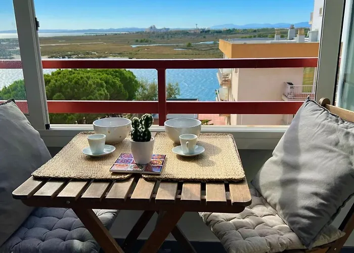 Bonito Estudio En Roses Con Vista Al Mar Y Piscina