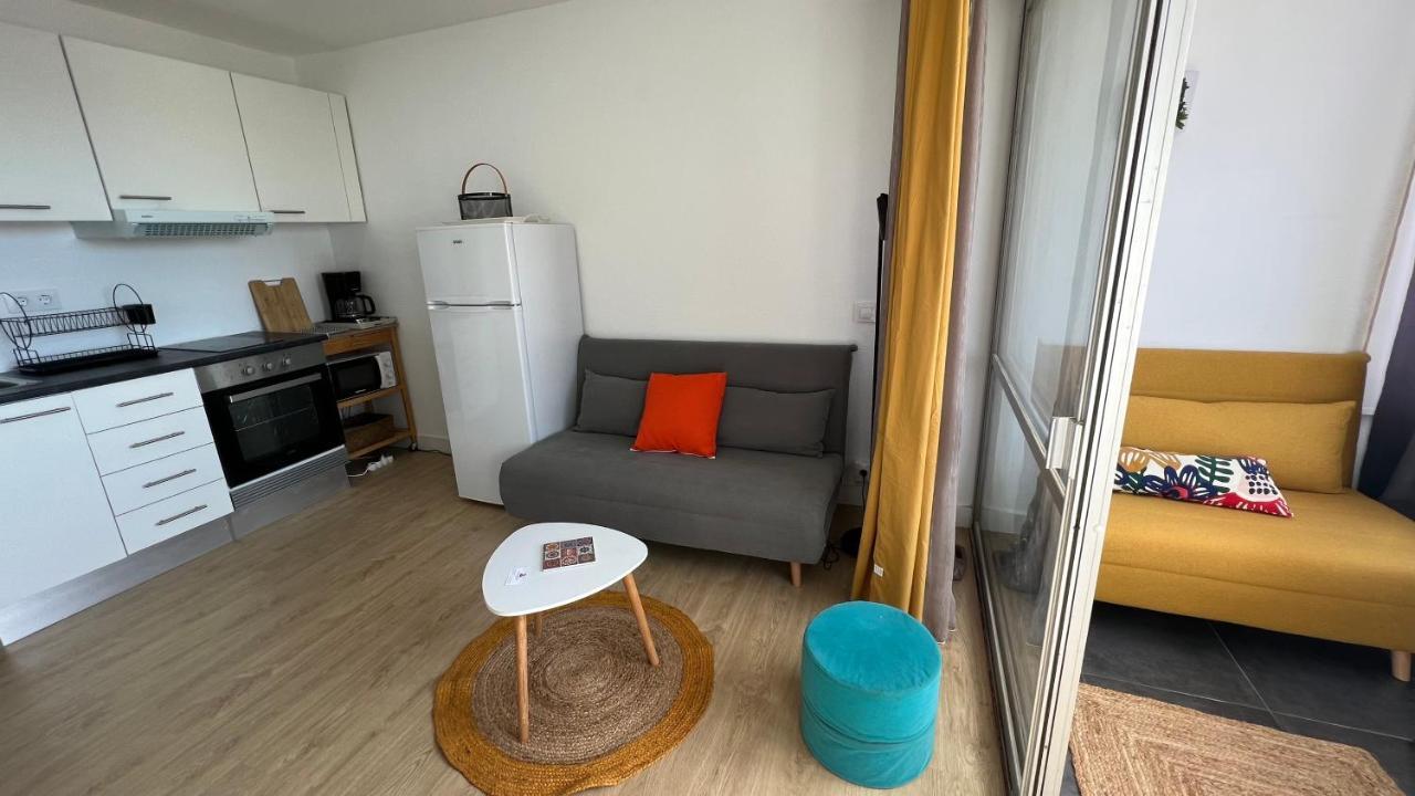Bonito Estudio En Con Vista Al Mar Y Piscina